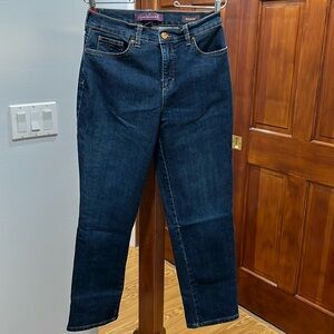 Gloria Vanderbilt Amanda jeans.